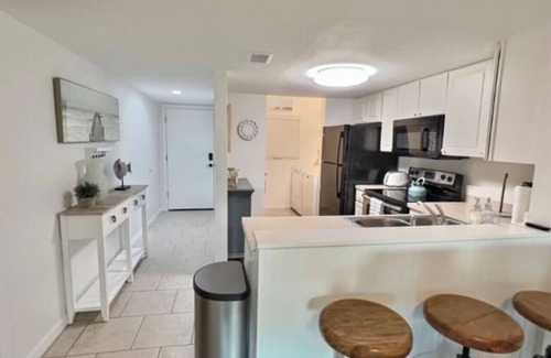 Cocoa Beach Apartment | Sea Oats 1BR-Direct Beach Access with Pool
