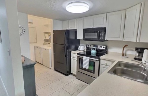 Cocoa Beach Apartment | Sea Oats 1BR-Direct Beach Access with Pool