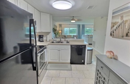 Cocoa Beach Apartment | Sea Oats 1BR-Direct Beach Access with Pool