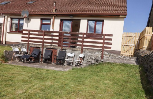 Lahinch Cottage | SEA PARK COTTAGE, pet friendly in Lahinch, County Clare