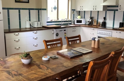 Lake Wangary House | Sea Song - Comfort & Convenience for Up to 12 Guests Near the Seaside