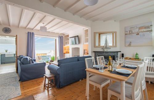 Sandgate House | Sea Spray Cottage by Bloom Stays