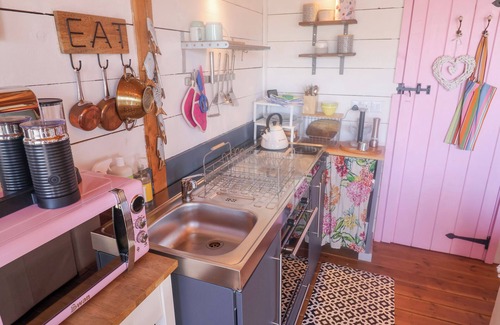 Lyme Regis Cottage | SEA SPRAY, pet friendly, country holiday cottage in Lyme Regis