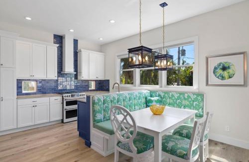 Captiva House | Sea U Soon - Premier 4 Bedroom Villa with Heated Pool