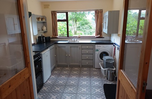 Leap Cottage | Sea view 1-Bed Cottage with private garden