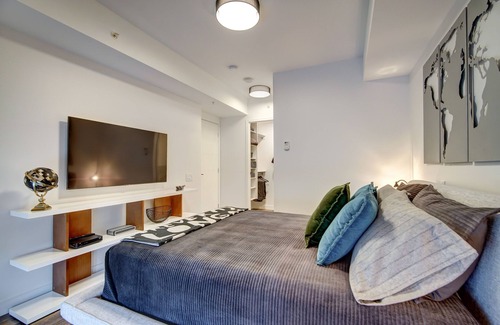 Downtown Halifax Condo | Sea View 2 BR The Roy - Modern, Prime Location ++.
