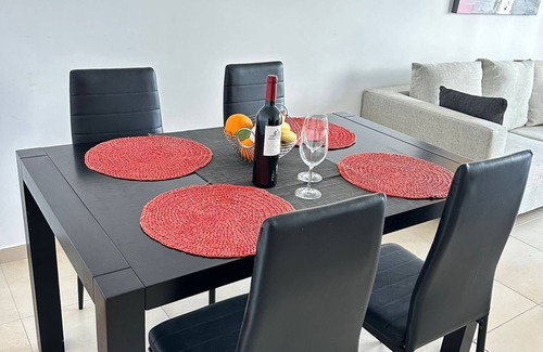 Universal Apartment | Sea View 2BD Apt - Elysia Park