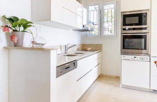 Villefranche-sur-Mer Apartment | Sea View Apartment with Private Secure Parking 1