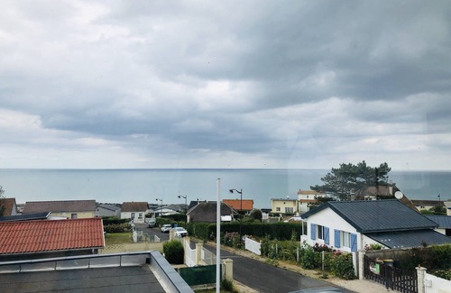 Quiberville Apartment | Sea view apartment in villa with jacuzzi
