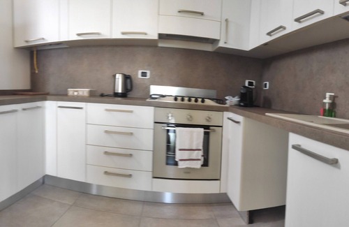 Bari Apartment | Sea view apartment, fully equipped kitchen, free WiFi connection free parking