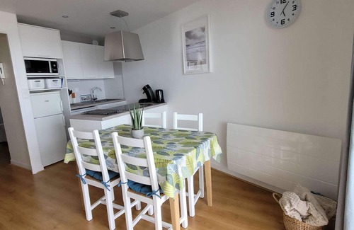 Merlimont-Plage Apartment | Sea-View Apartment with Cozy Decor, Balcony, Parking