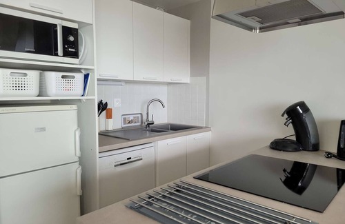 Merlimont-Plage Apartment | Sea-View Apartment with Cozy Decor, Balcony, Parking
