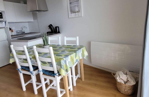 Merlimont-Plage Apartment | Sea-View Apartment with Cozy Decor, Balcony, Parking