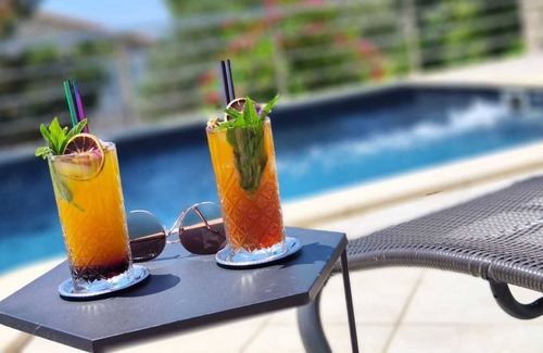 Plat Apartment | Sea view apartment with swimming pool close to the beach
