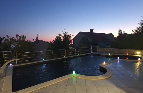 Plat Apartment | Sea view apartment with swimming pool close to the beach