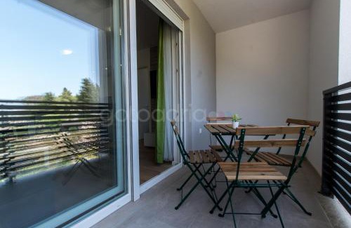 Dugis Apartment | Sea View Apartments Pezze