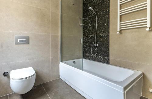 Beylerbeyi Apartment | Sea View Flat w Balcony Near Beylerbeyi Palace