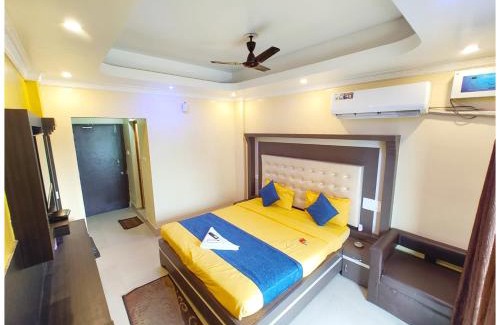 Ayodhya House | SEA VIEW from ROOFTOP And BALCONY- Beachfront Hotel - PRIVATE BEACH AREA- GARDEN - HOTEL Retreat Asish Puri