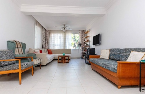 Dagbelen Apartment | Sea View House w Garden 1 min to Private Beach