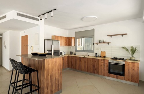 Eilat Apartment | Sea View Penthouse Near the Beach by Sea N' Rent