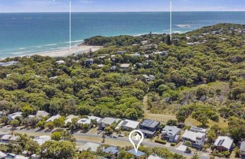 Point Lookout House | Sea View + Sleeps 8 + 3 mins to Beach