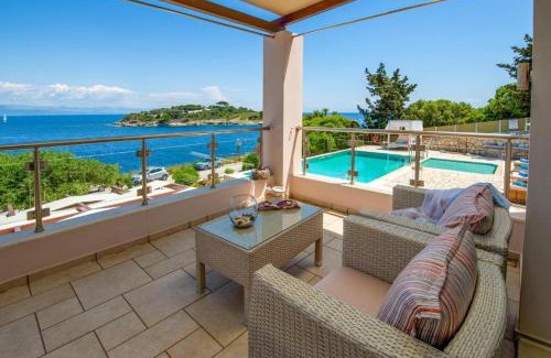 Gaios Apartment | Sea View Suite with Pool