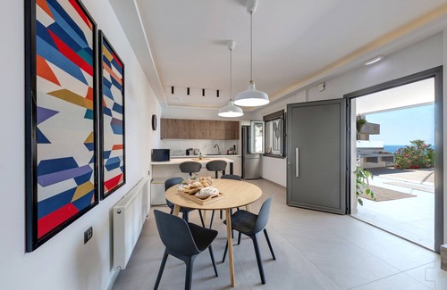 Karteros Villa | Sea view villa with pool close to the beach