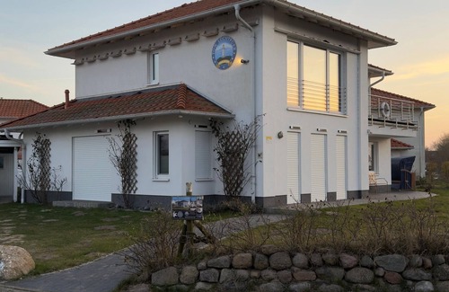 Trent House | Sea view Villa To'n Lüchtfüer with fireplace, sauna, garden, beach chair, stone barbecue