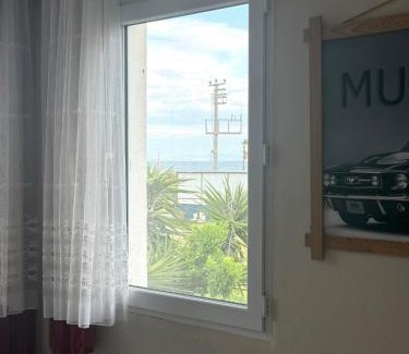 Sarimsakli Apartment | Sea View Villa with Garden, Beach Access