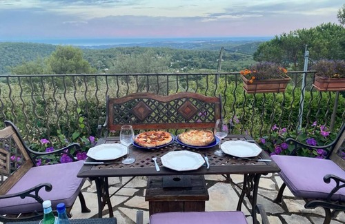 Tourrettes-sur-Loup Villa | Sea views from the pool and from every room at Villa 'Pura Vida'!