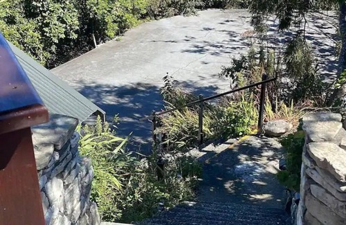 Lowry Bay House | Sea views from holiday house