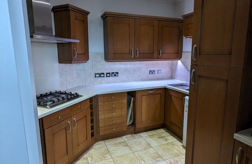 Boscombe Apartment | Sea views & private terrace. Private Parking. 2 bed luxury flat. 5 min beach