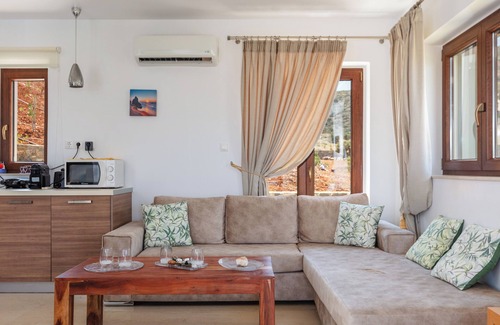 Elounda Villa | Sea views, short drive to the beach and shops!