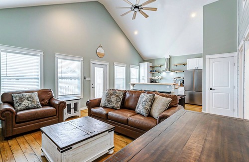 Crystal Beach House | Sea You Soon - a 2 bedroom, 2 bath, sleeps 9.