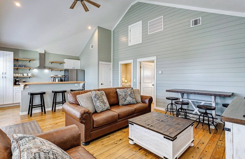 Crystal Beach House | Sea You Soon - a 2 bedroom, 2 bath, sleeps 9.