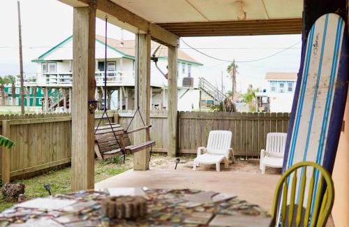 Surfside Beach House | Seabreeze Sueños ※ Surfside Abode a Walk to Beach