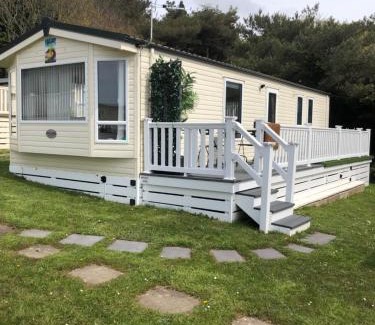 New Forest District Resort | Seabreeze, Utopia, walking distance to beach, 5 Star Shorefield Country Park, Milford on Sea, Shorefield Road, SO41 0LH, United Kingdom