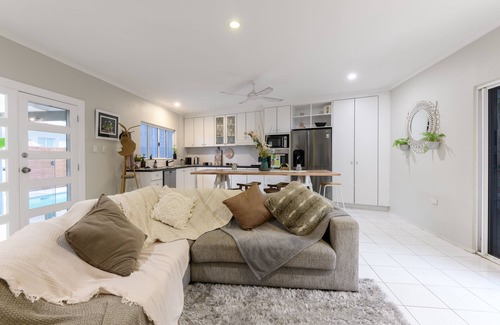 Port Douglas House | Seabrook Beach Cottage