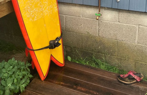 Seabrook House | Seabrook Beach May/June Sept/Oct 4 BR - 2BTH - Porch - 2 min walk to beach