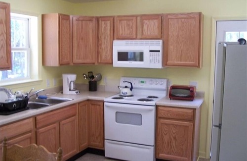Edisto Island House | Seabrook Cottage - Nestled among the trees, a quiet rural retreat!