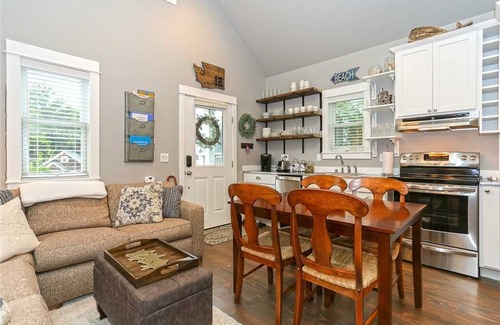Seabrook House | Seabrook's Seastar Gazer: Dog Friendly, Hot Tub