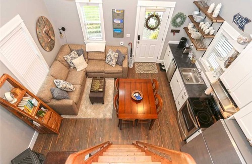 Seabrook House | Seabrook's Seastar Gazer: Dog Friendly, Hot Tub