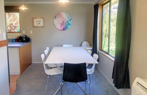 Akaroa House | SEACLUSION: Great Water Views, Wonderful for Big Families & Groups