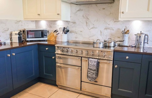 Dunwich Cottage | SEADRIFT, pet friendly, country holiday cottage in Westleton