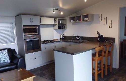 Puketapu Cottage | Seafield Cottage for total relaxation and privacy. A perfect place to reconnect.