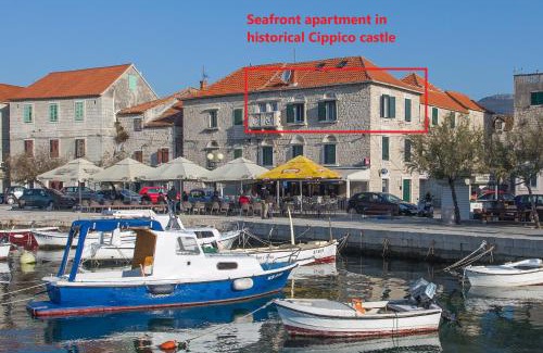 Kastel Stari Apartment | Seafront apartment in historical Cippico castle