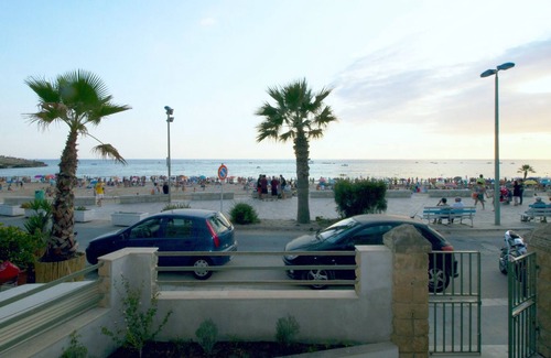 Cava dʼAliga Apartment | Seafront apartment Mars