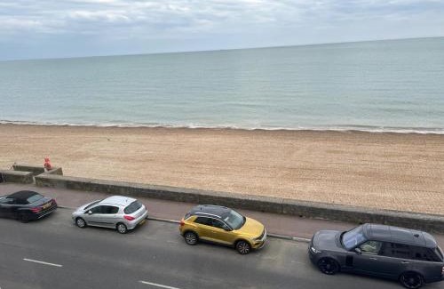 Folkestone House | Seafront folkestone Sandgate channel tunnel - 5 star property Sleeps 12