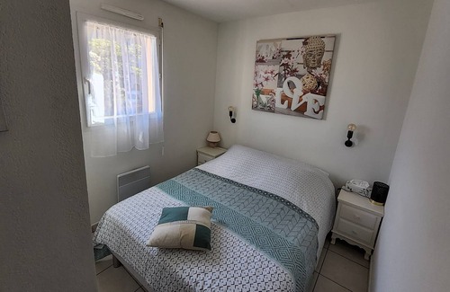 Saint-Hippolyte House | Seafront house direct beach access residence Le Vistaero