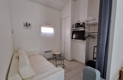 Saint-Hippolyte House | Seafront house direct beach access residence Le Vistaero
